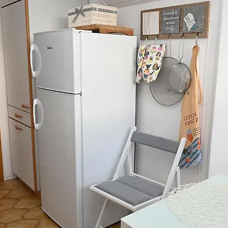 Grosse Und Schoene In Apartment